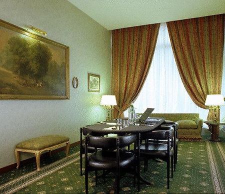 Hotel Commodore Roma Instalações foto